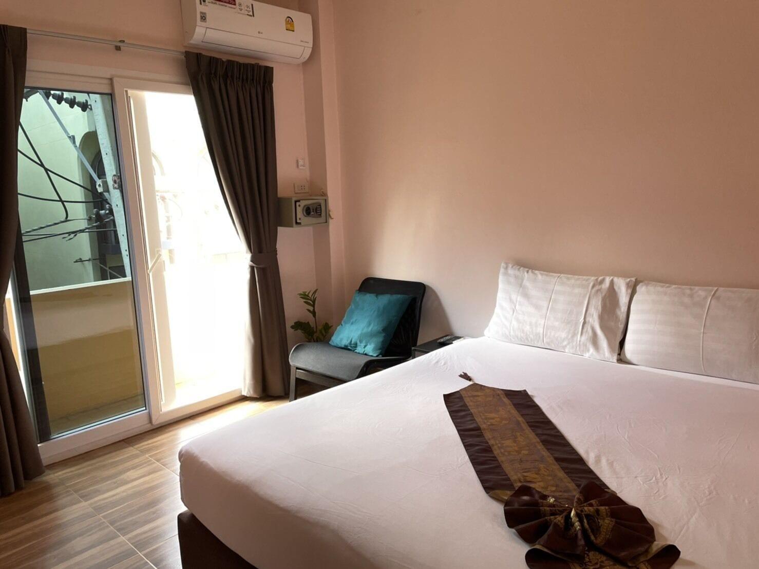 Sureena Hotel Паттайя Экстерьер фото