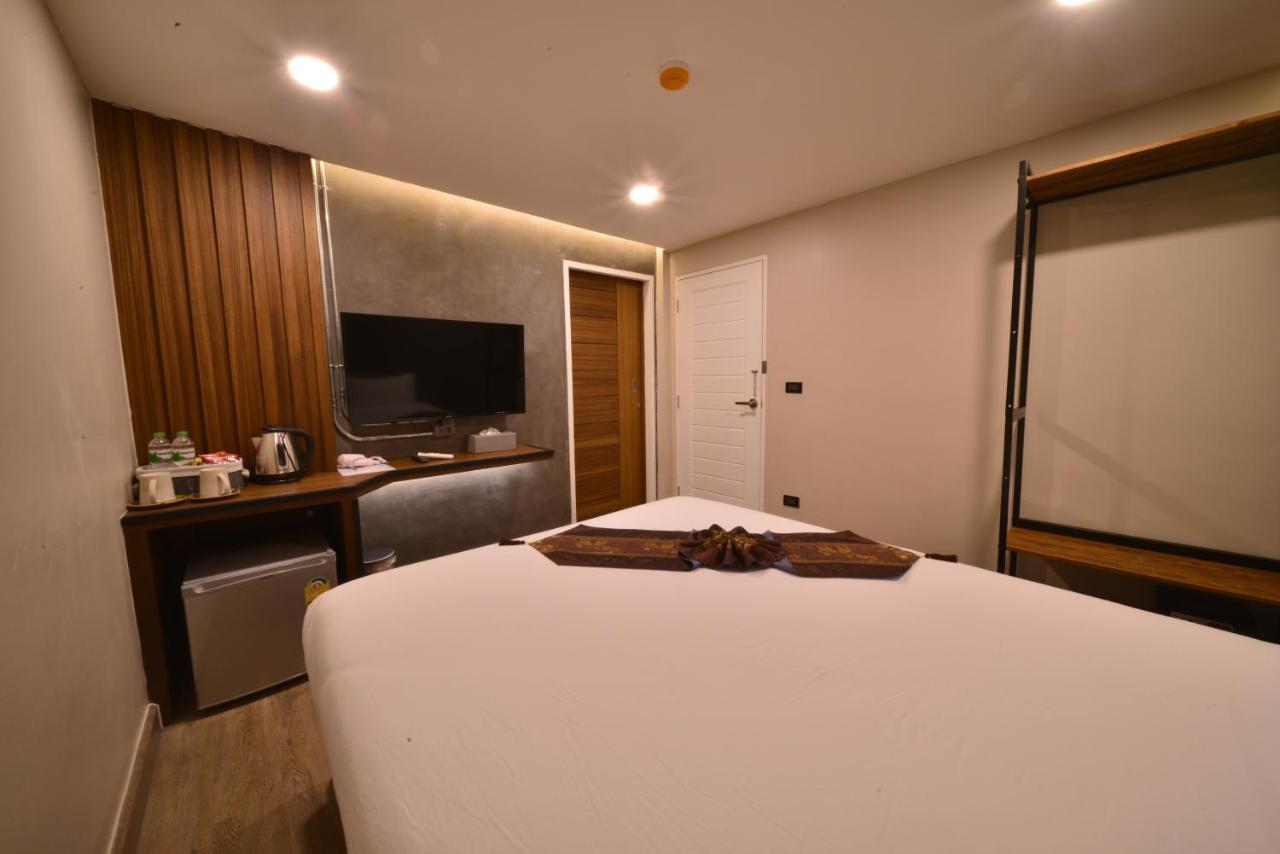 Sureena Hotel Паттайя Экстерьер фото